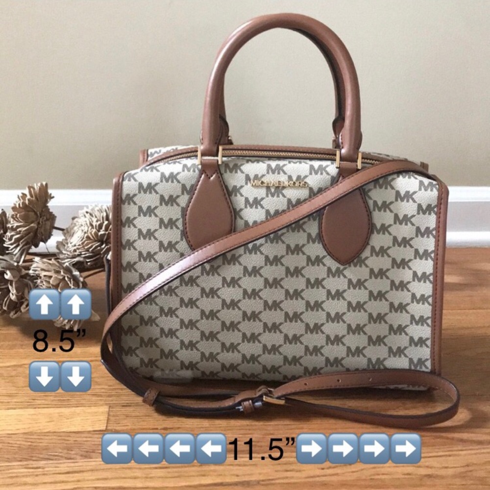 SOLD Merry Xmas to You ❤️NWT Michael Kors Handbag - Picture 2 of 6